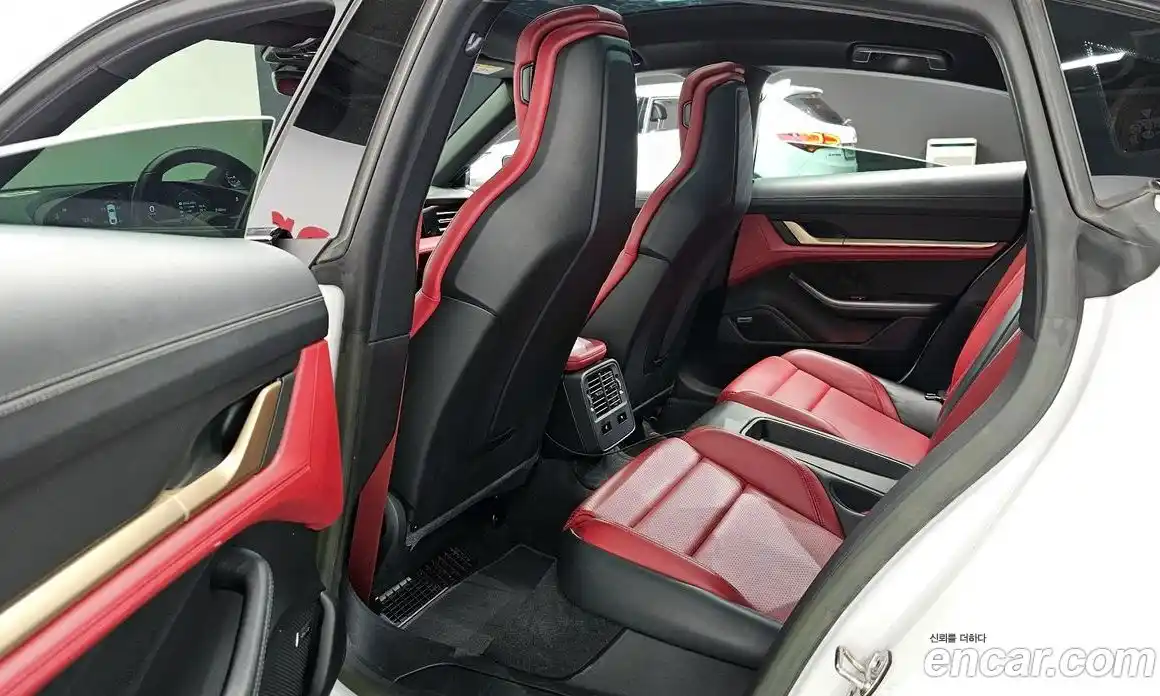 Porsche Taycan 2023 0.1 Автомат в Москве № 197419, фото 14