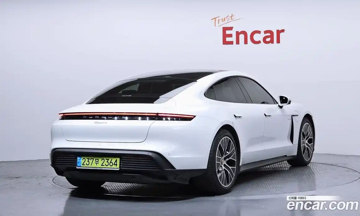 Porsche Taycan 2023 0.1 Автомат в Москве № 197419, фото 5