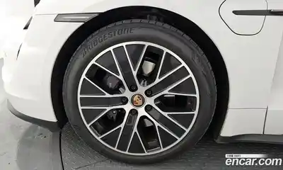 Porsche Taycan 2023 0.1 Автомат в Москве № 197419, миниатюра 7