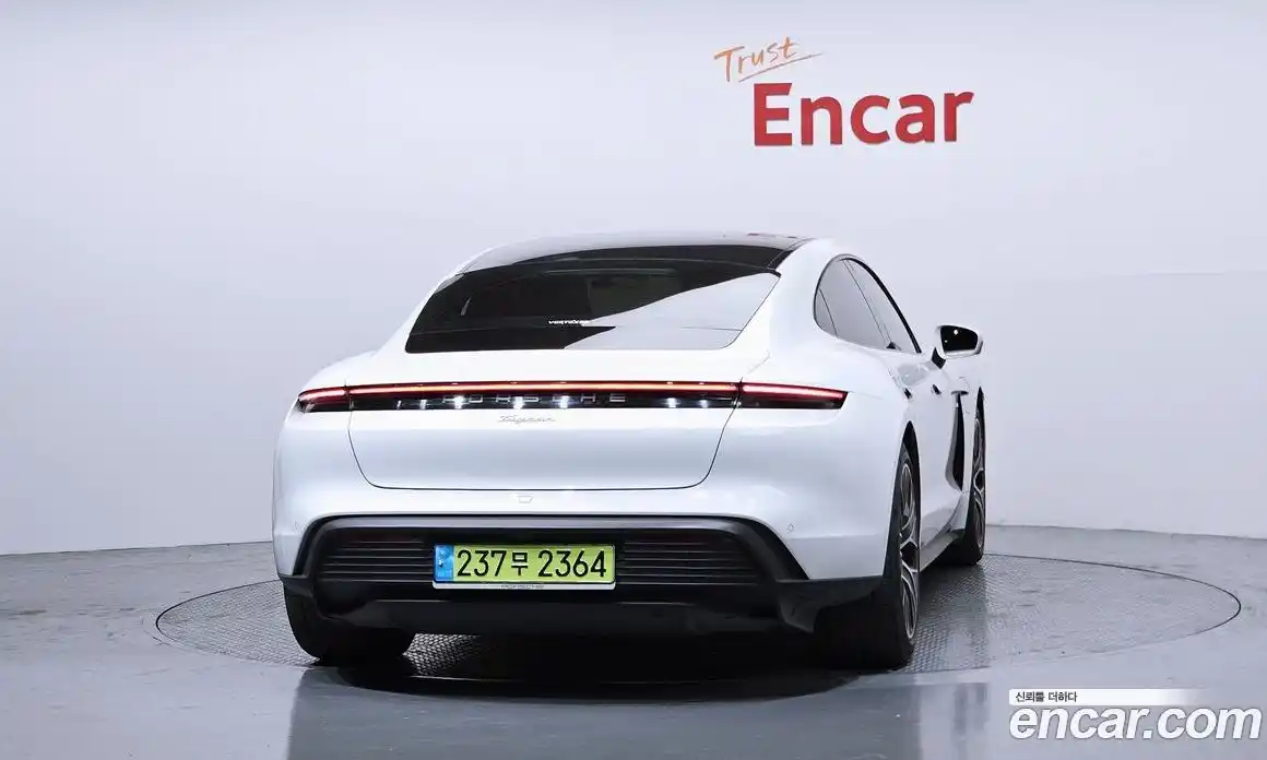 Porsche Taycan 2023 0.1 Автомат в Москве № 197419, фото 8