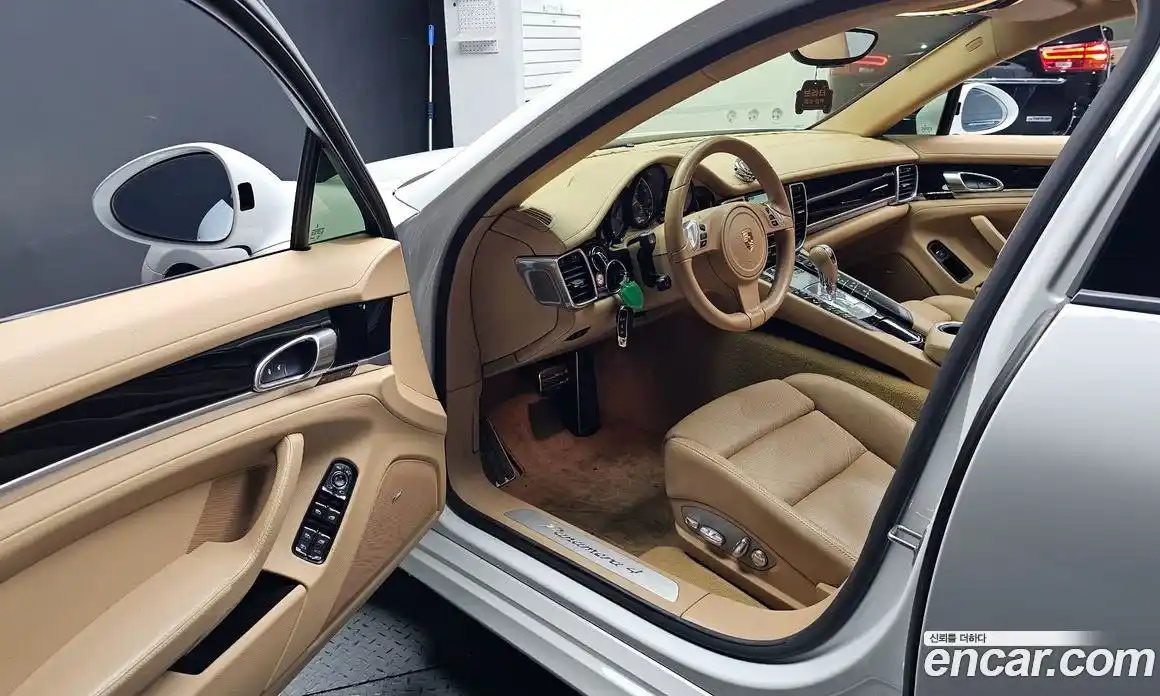 Porsche Panamera 2015 3.6 Автомат в Москве № 197641, фото 3