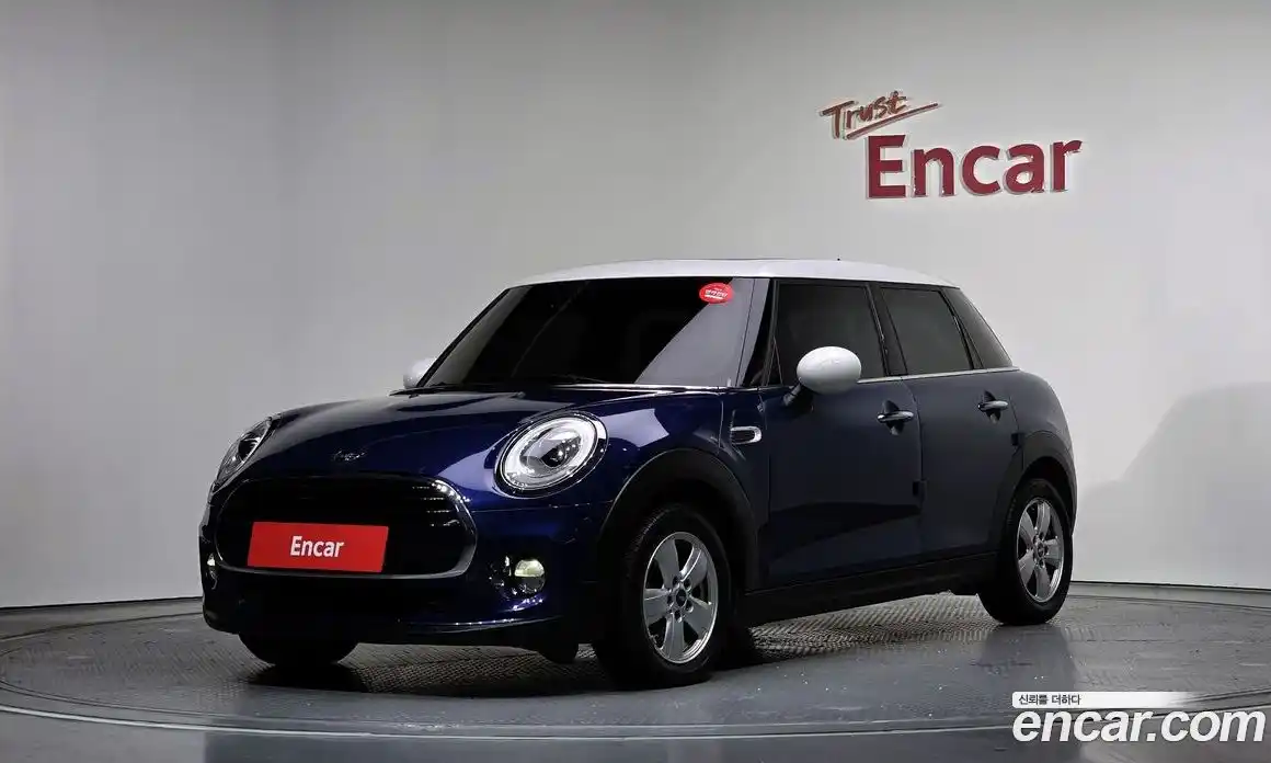 Mini Cooper 2018 1.5 Автомат в Москве № 198475, фото 19