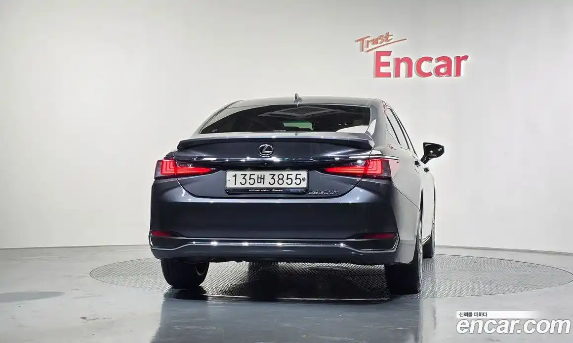 Lexus ES 2023 2.5 Автомат в Москве № 198746, фото 17