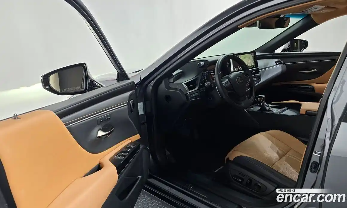 Lexus ES 2023 2.5 Автомат в Москве № 198746, фото 3