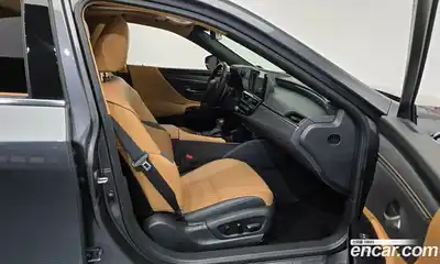 Lexus ES 2023 2.5 Автомат в Москве № 198746, миниатюра 5