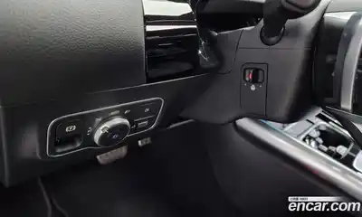 Mercedes-Benz GLA-Class 2025 2.0 Автомат в Москве № 211908, миниатюра 2