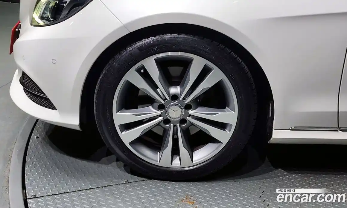 Mercedes-Benz E-Class 2014 3.5 Автомат в Москве № 212009, фото 19