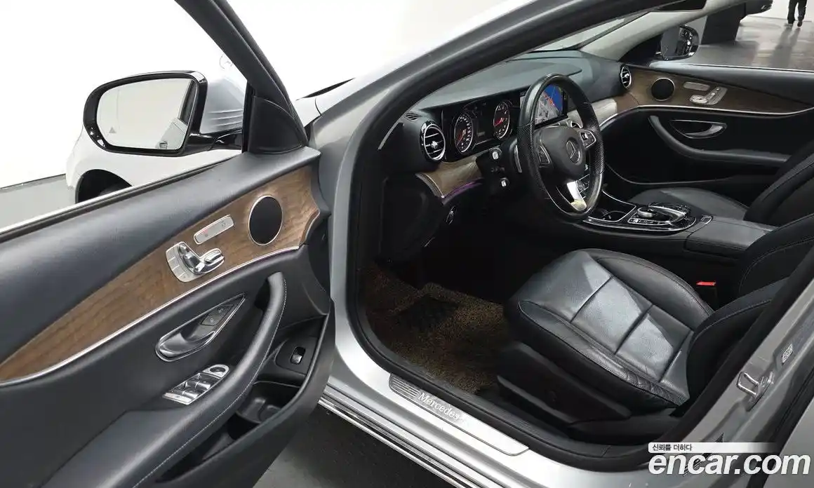 Mercedes-Benz E-Class 2018 2.0 Автомат в Москве № 212216, фото 15