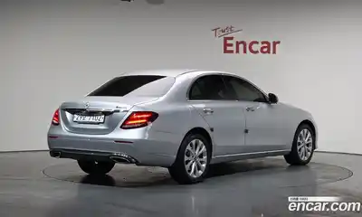 Mercedes-Benz E-Class 2018 2.0 Автомат в Москве № 212216, миниатюра 3