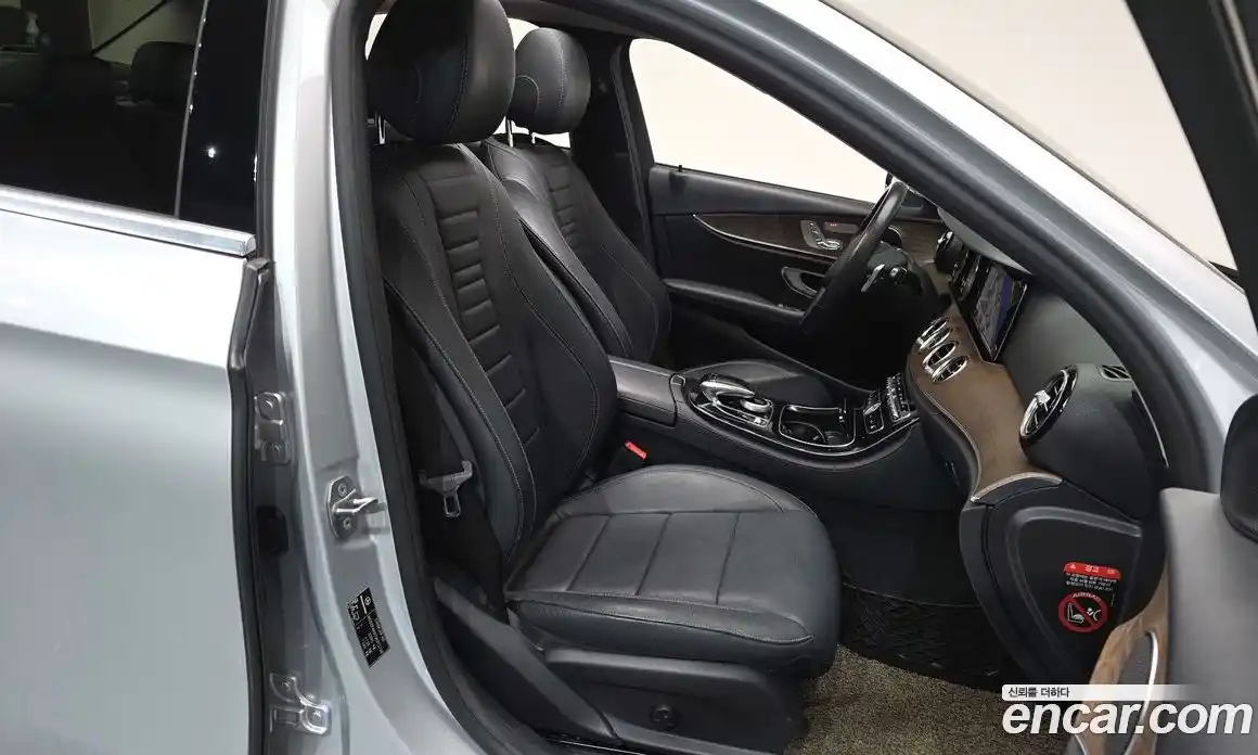 Mercedes-Benz E-Class 2018 2.0 Автомат в Москве № 212216, фото 10