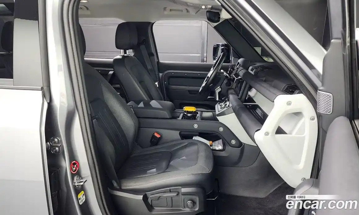 Land Rover Defender 2020 2.0 Автомат в Москве № 213387, фото 17