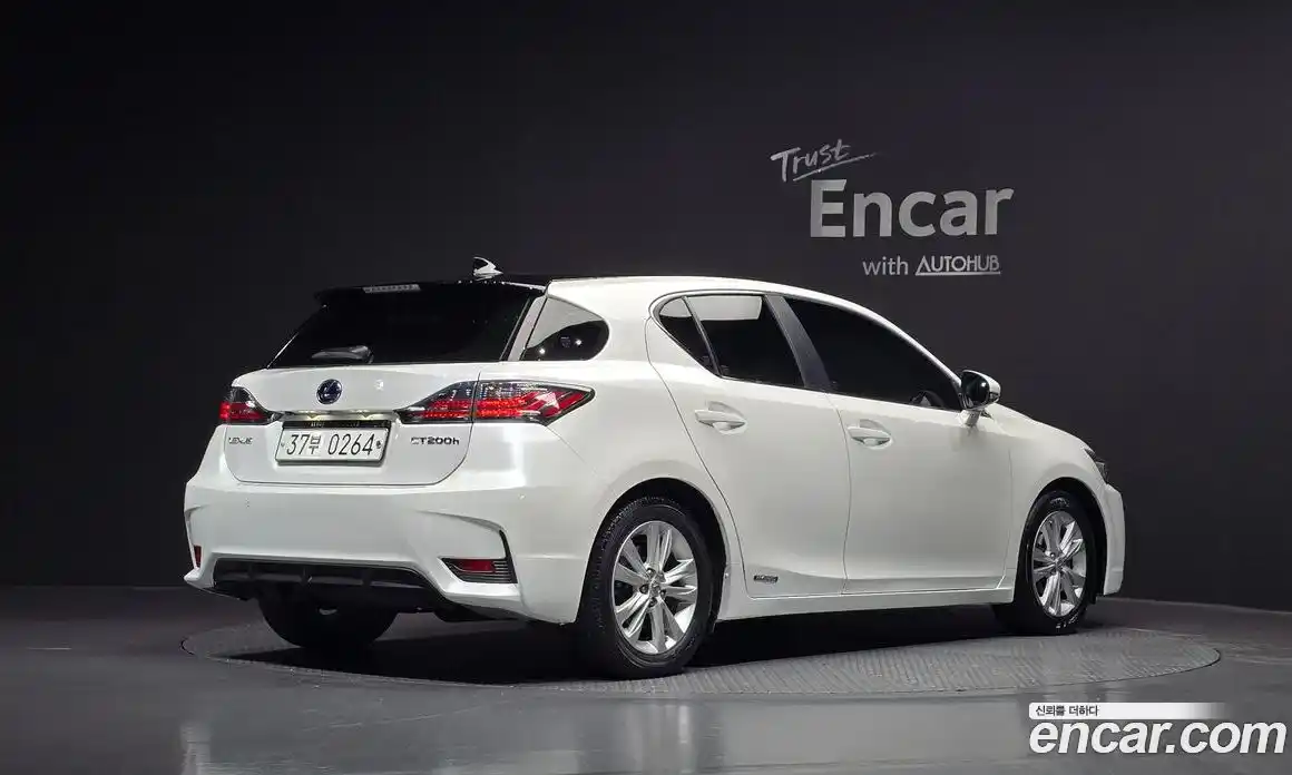 Lexus CT200h 2016 1.8 Автомат в Москве № 214591, фото 17