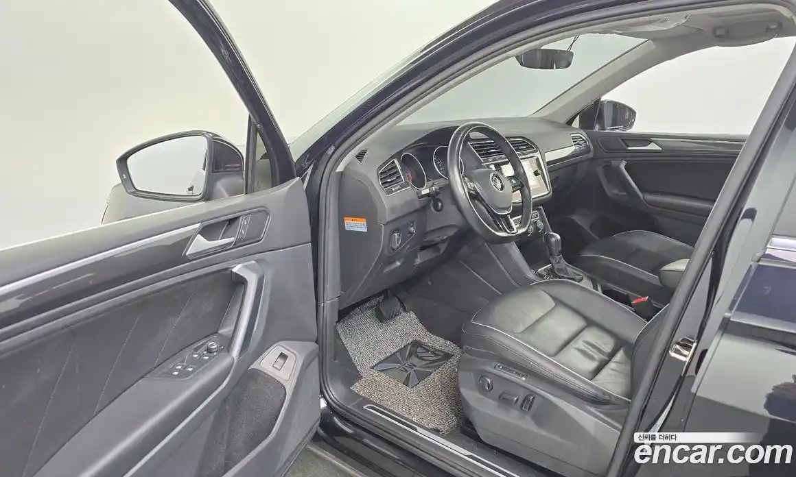 Volkswagen Tiguan 2020 2.0 Автомат в Москве № 215246, фото 17