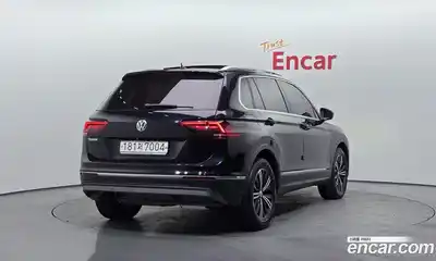 Volkswagen Tiguan 2020 2.0 Автомат в Москве № 215246, миниатюра 4