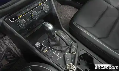 Volkswagen Tiguan 2020 2.0 Автомат в Москве № 215246, миниатюра 5