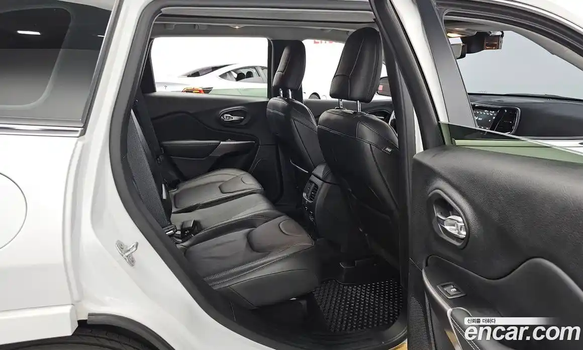 Jeep Cherokee 2021 3.2 Автомат в Москве № 215441, фото 8