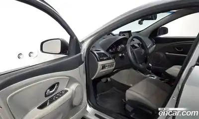 Renault SM3 2011 1.6 Автомат в Москве № 222991, миниатюра 3