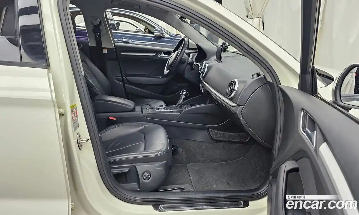 Audi A3 2015 2.0 Автомат в Москве № 229395, фото 12