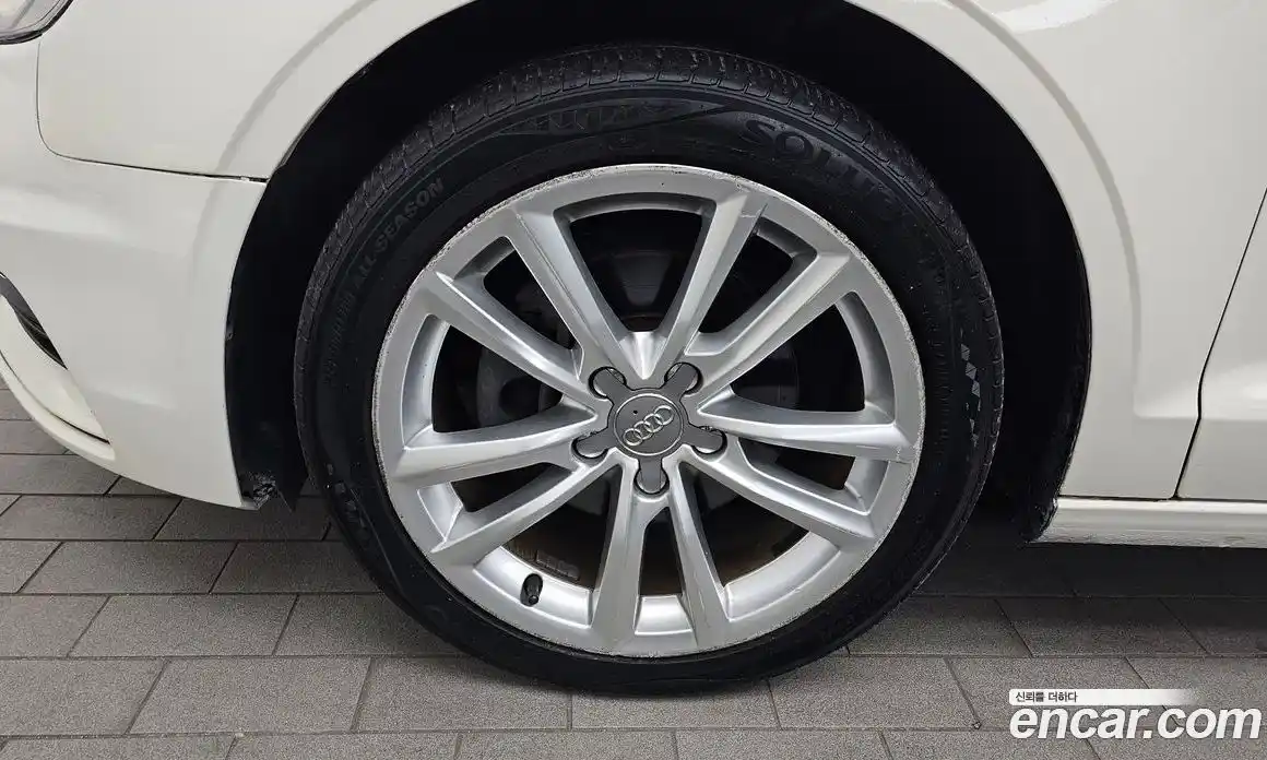 Audi A3 2015 2.0 Автомат в Москве № 229395, фото 15