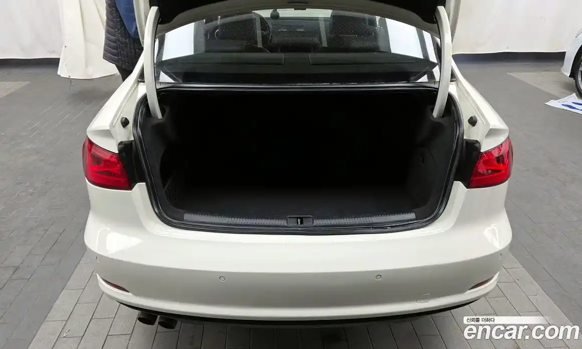 Audi A3 2015 2.0 Автомат в Москве № 229395, фото 10