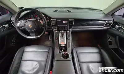 Porsche Panamera, 2011