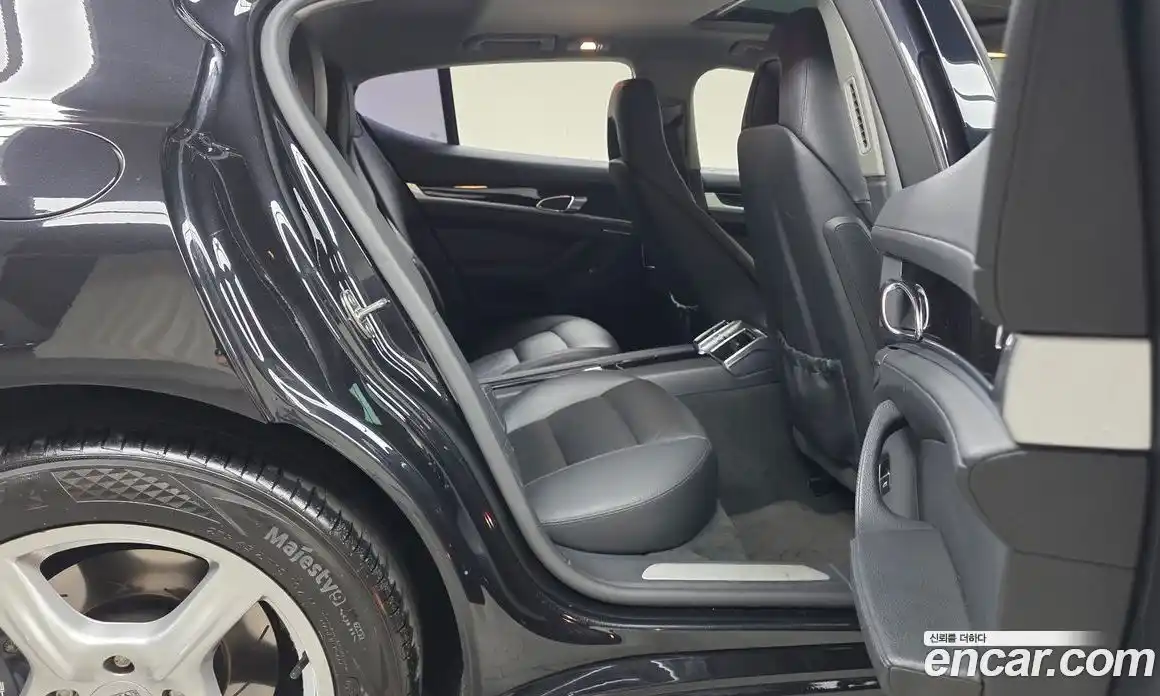 Porsche Panamera 2011 3.6 Автомат в Москве № 230989, фото 3