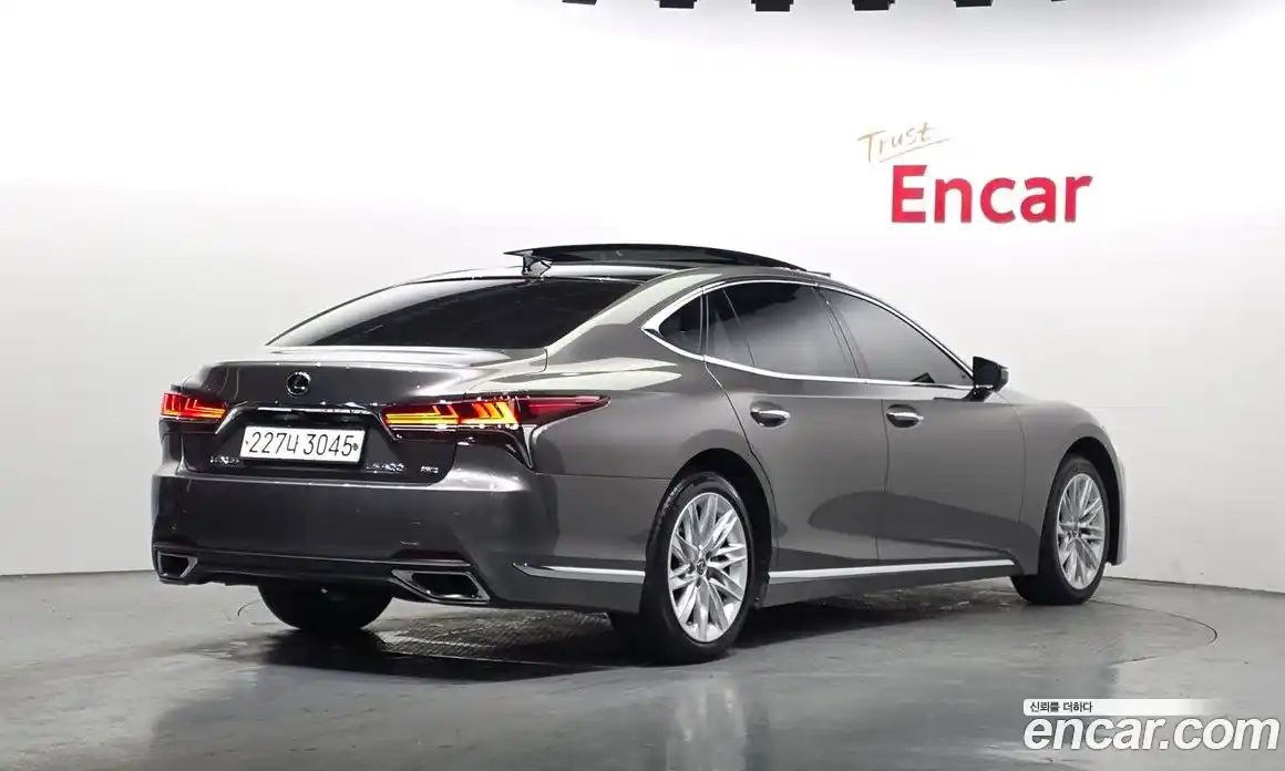 Lexus LS 2018 3.4 Автомат в Москве № 232040, фото 16