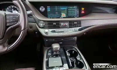 Lexus LS 2018 3.4 Автомат в Москве № 232040, миниатюра 4