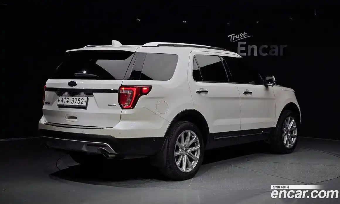 Ford Explorer 2017 2.3 Автомат в Москве № 255558, фото 17