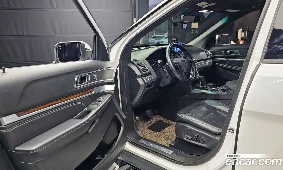 Ford Explorer 2017 2.3 Автомат в Москве № 255558, фото 19