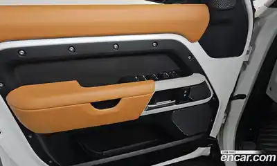 Land Rover Defender 2024 2.0 Автомат в Москве № 271167, миниатюра 2