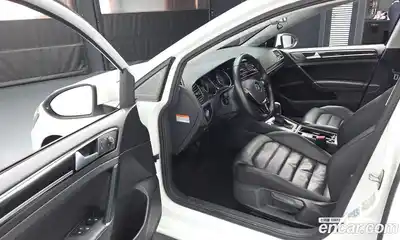 Volkswagen Golf 2016 2.0 Автомат в Москве № 277529, миниатюра 4