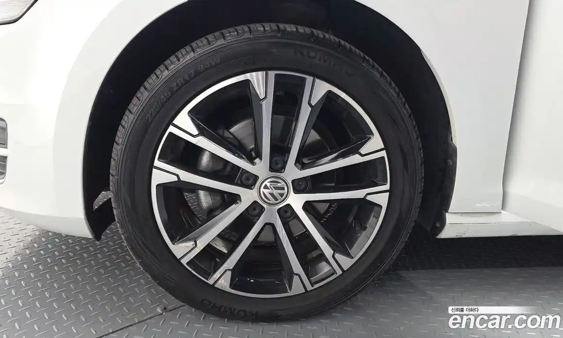 Volkswagen Golf 2016 2.0 Автомат в Москве № 277529, фото 9