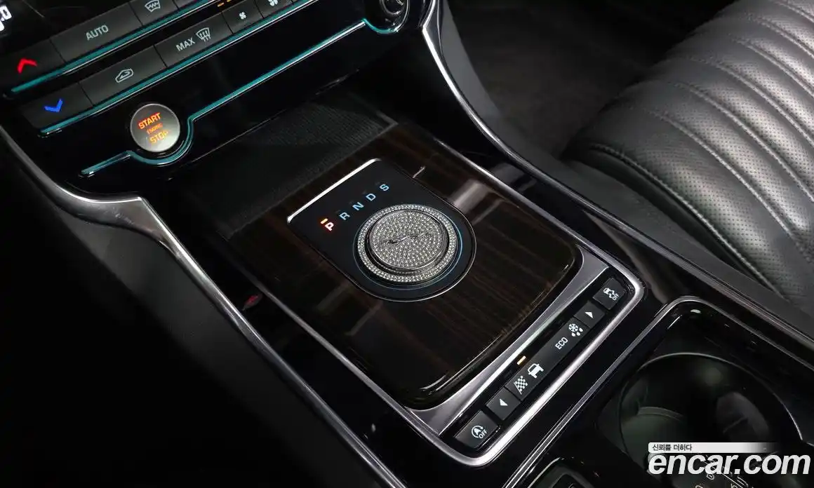 Jaguar XF 2019 2.0 Автомат в Москве № 283813, фото 19