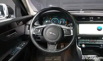 Jaguar XF 2019 2.0 Автомат в Москве № 283813, миниатюра 8
