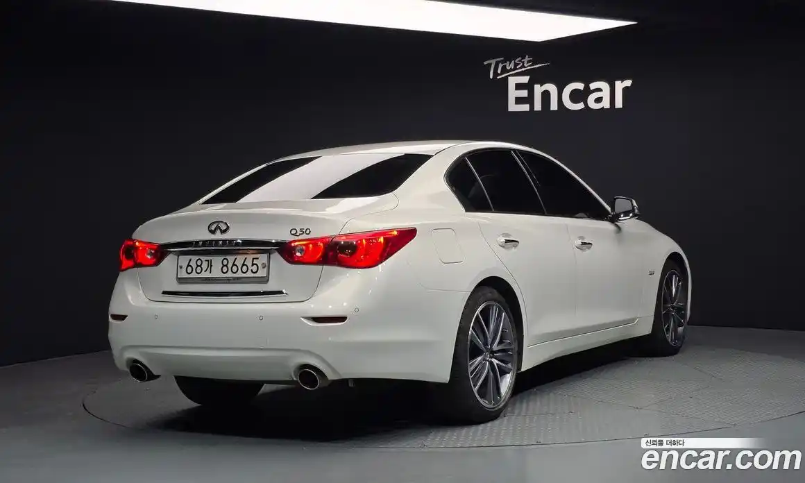 Infiniti Q50 2015 2.1 Автомат в Москве № 320489, фото 1