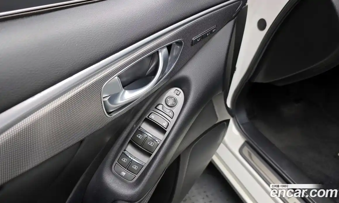 Infiniti Q50 2015 2.1 Автомат в Москве № 320489, фото 3