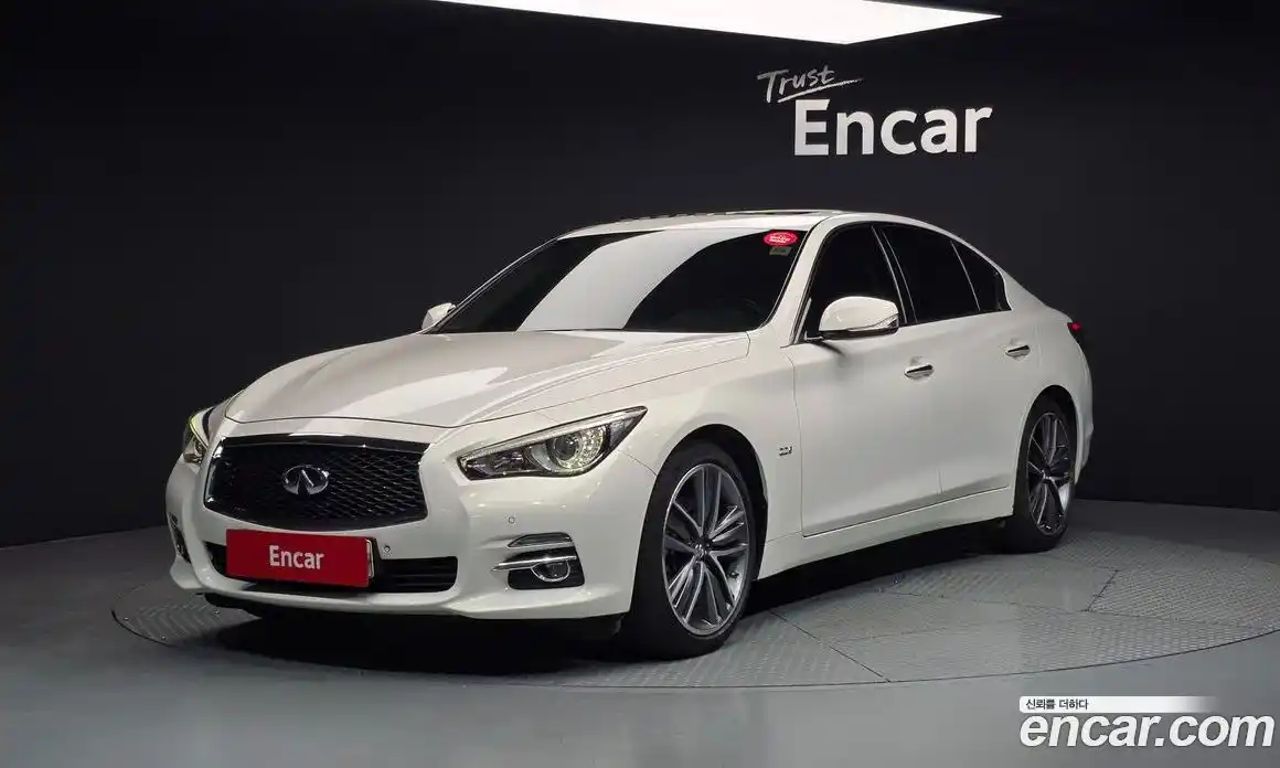 Infiniti Q50 2015 2.1 Автомат в Москве № 320489, фото 9
