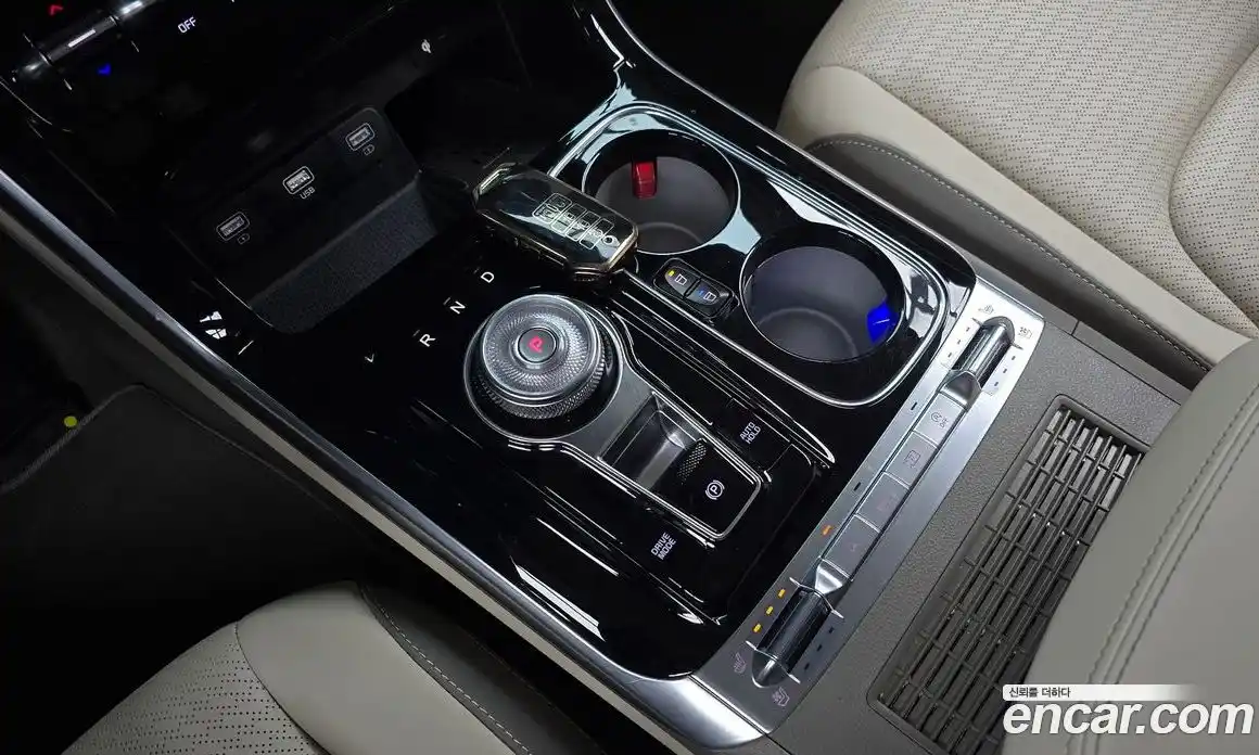 Kia Canival 2023 2.2 Автомат в Москве № 321908, фото 19