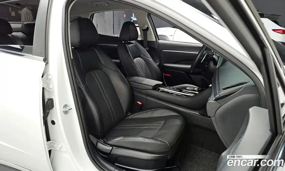 Hyundai Sonata 2020 2.0 Автомат в Москве № 335603, фото 11