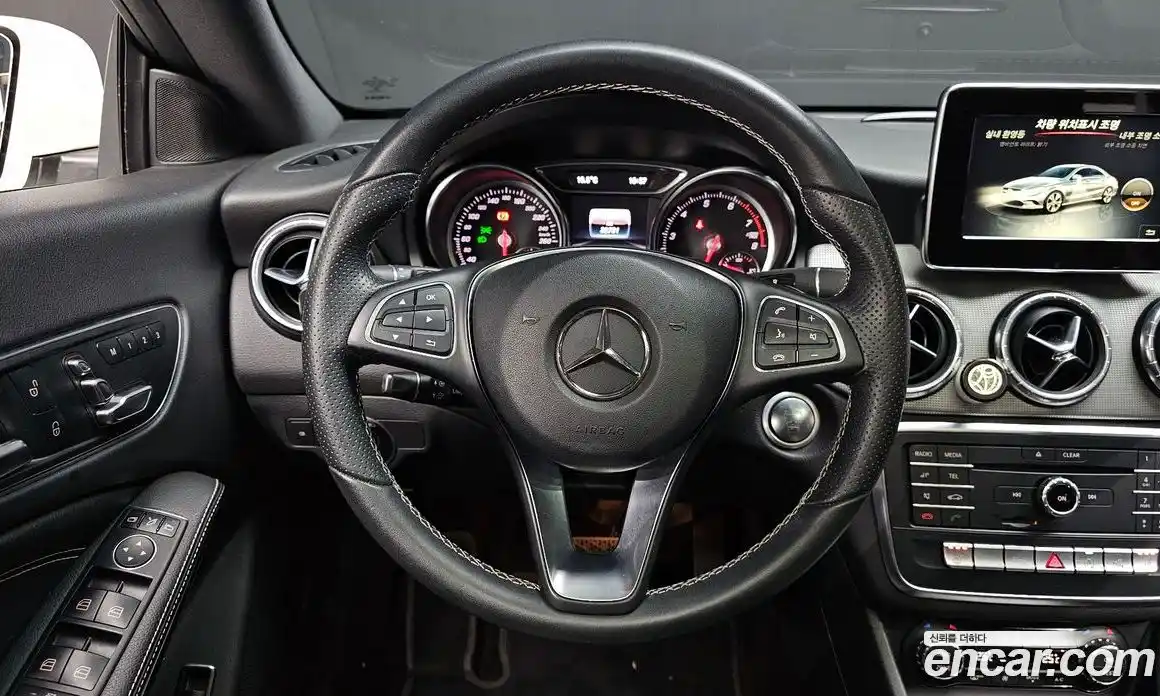 Mercedes-Benz CLA-Class 2018 2.0 Автомат в Москве № 338601, фото 17