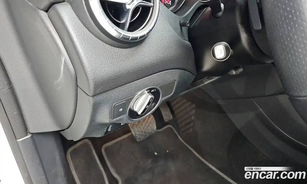 Mercedes-Benz CLA-Class 2018 2.0 Автомат в Москве № 338601, фото 20