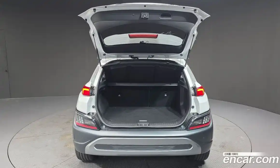 Hyundai Kona 2023 2.0 Автомат в Москве № 48618, фото 3