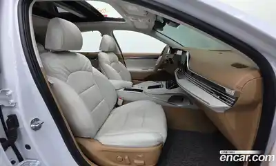 Hyundai Grandeur 2022 2.5 Автомат в Москве № 5251, миниатюра 2