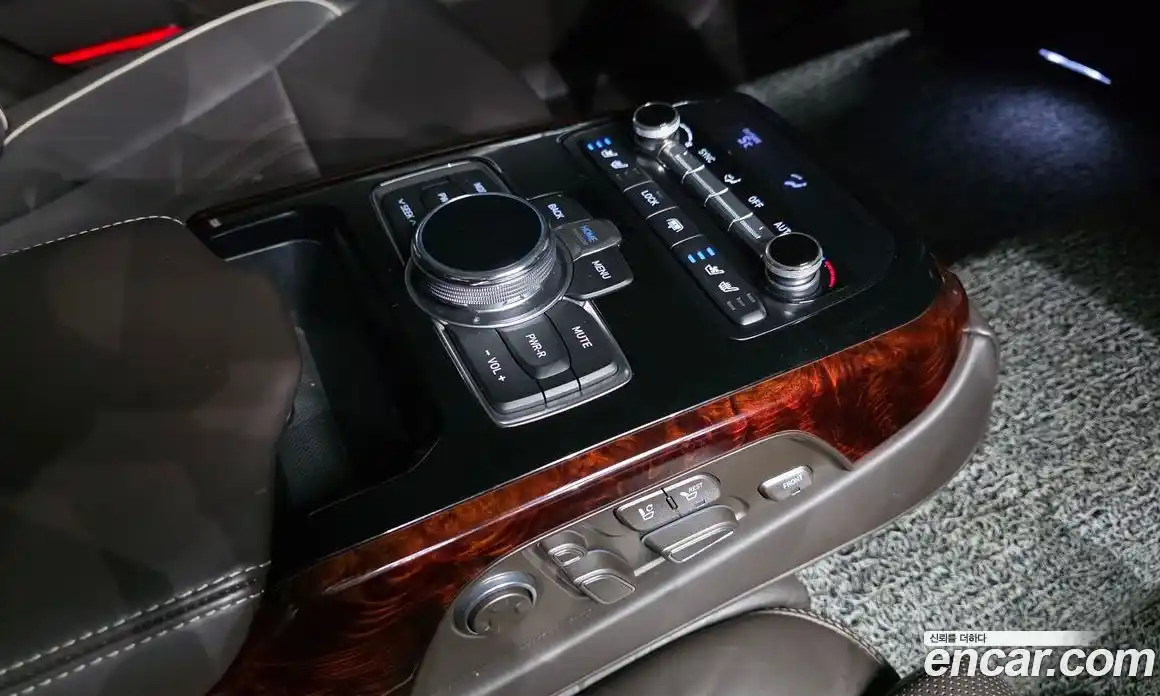 Genesis EQ900 2016 5.0 Автомат в Москве № 58498, фото 11