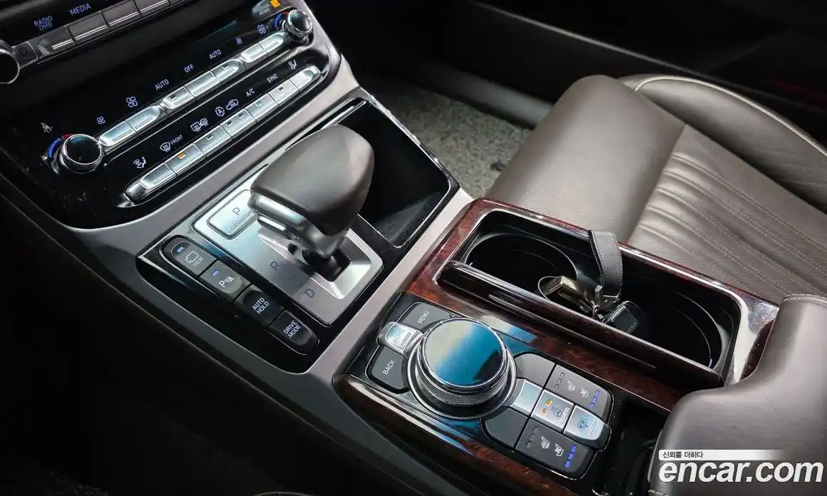 Genesis EQ900 2016 5.0 Автомат в Москве № 58498, фото 8