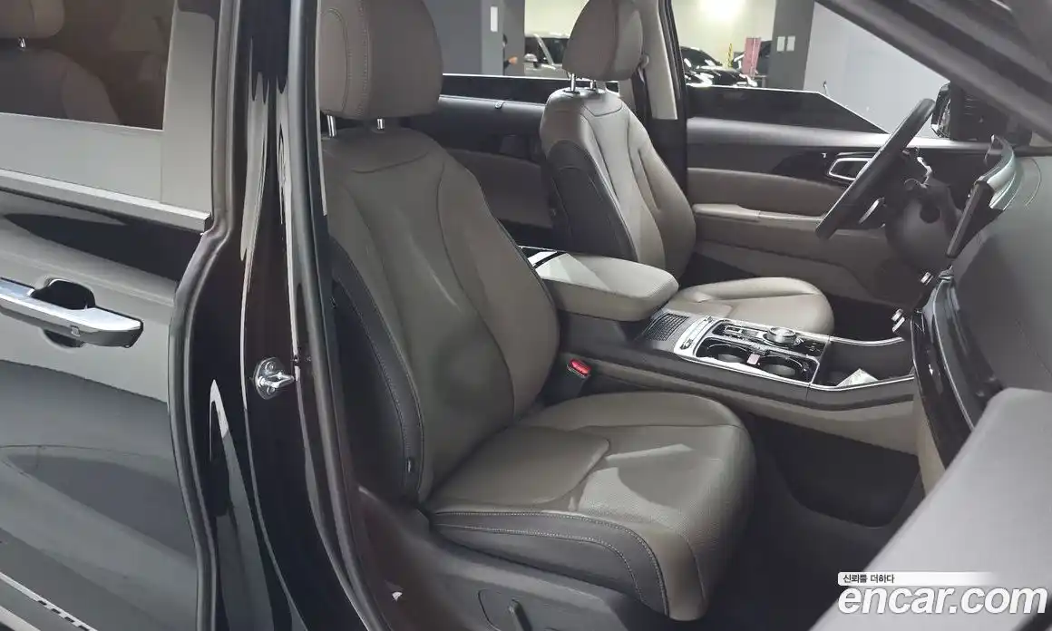 Kia Canival 2024 3.5 Автомат в Москве № 75060, фото 5