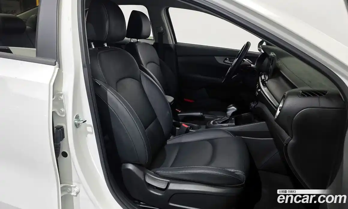 Kia K3 2021 1.6 Автомат в Москве № 102940, фото 19