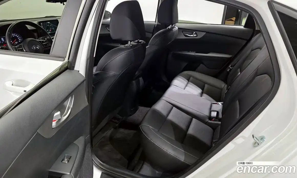 Kia K3 2021 1.6 Автомат в Москве № 102940, фото 9