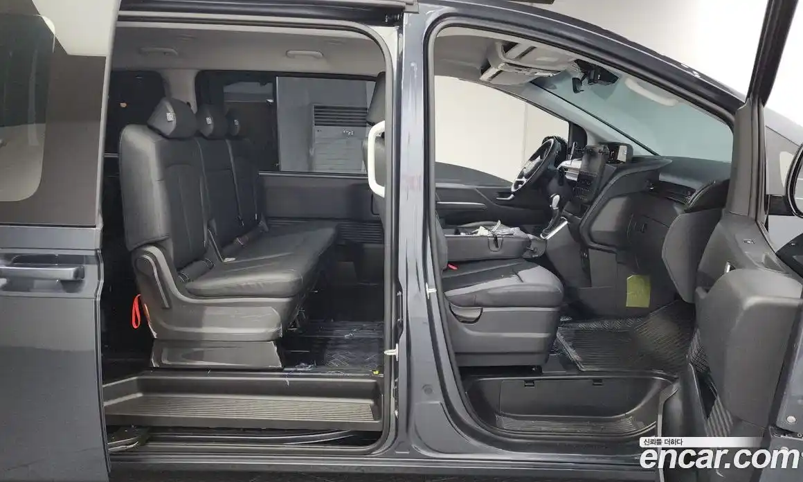 Hyundai Staria 2025 3.5 Автомат в Москве № 125523, фото 4